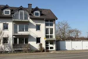 3-Familienhaus 230 m² mit Balkonen, Garten, Garagen u. Stellplätzen