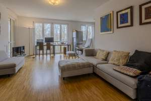 Investment direkt am Englischen Garten!
Vermietete 2-Zimmer-ETW mit TG-Stellplatz und Serviceangebot – Die vollständige Adresse der Immobilie erhältst du vom Anbieter., 80805 Biederstein, München – Vorschaubild 2