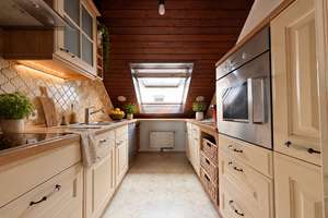 *Charmante 4-Zimmer-Dachgeschosswohnung mit Dachterrasse, Balkon und zusätzlichem Bühnenbereich* – Auerbachstraße 10, 74074 Heilbronn, Heilbronn – Vorschaubild 8