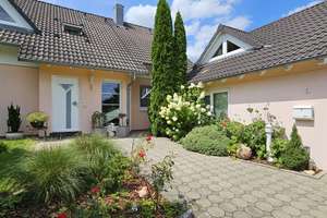 Charmantes, modernes und gepflegtes Einfamilienhaus – Die vollständige Adresse der Immobilie erhältst du vom Anbieter., 74232 Abstatt – Vorschaubild 1
