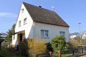 Viel Fläche, viel Lebensqualität: Eigenheim mit Gartenparadies! – Gartenstraße 25, 55624 Rhaunen – Vorschaubild 2