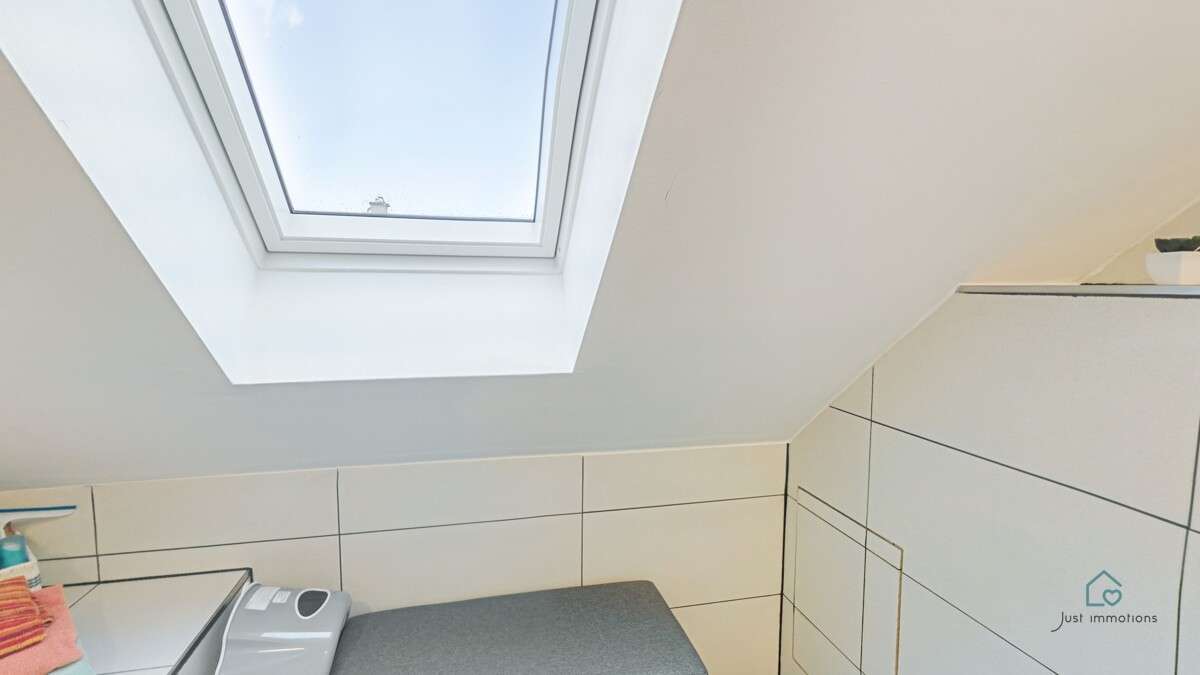 Immobilie in Meitingen - Just Immotions | 3,5-Zimmer-Dachgeschosswohnung mit Stellplatz in Meitingen! - Bild 3