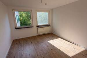 Komplett sanierte 4-Zimmer-Wohnung mit Balkon Kiel Holtenau *nur schriftl.Anfragen* – Richthofenstraße 41, 24159 Holtenau, Kiel – Vorschaubild 9