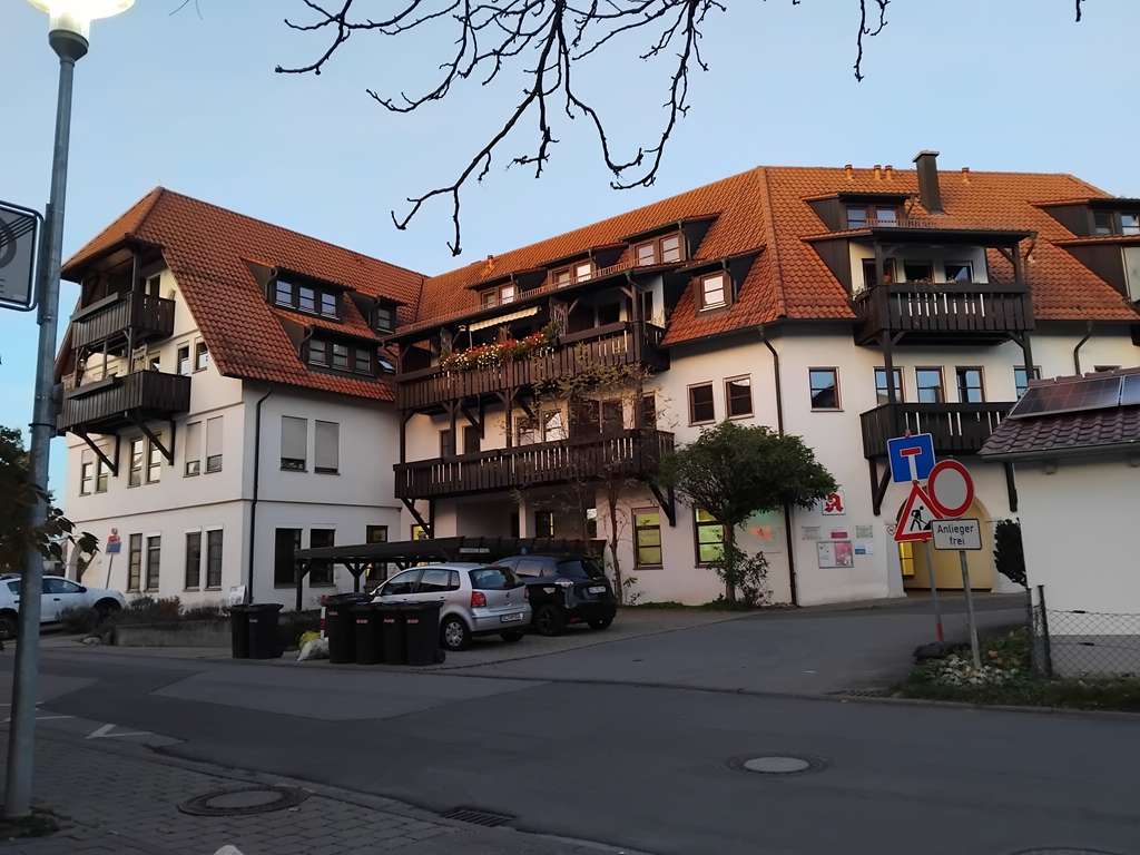 Immobilie in Mittelbiberach - Charmante und großzügige 5 Zi-Wohnung mit EBK, 2 Balkone und Tiefgaragenstellplatz zu verkaufen! - Bild 0