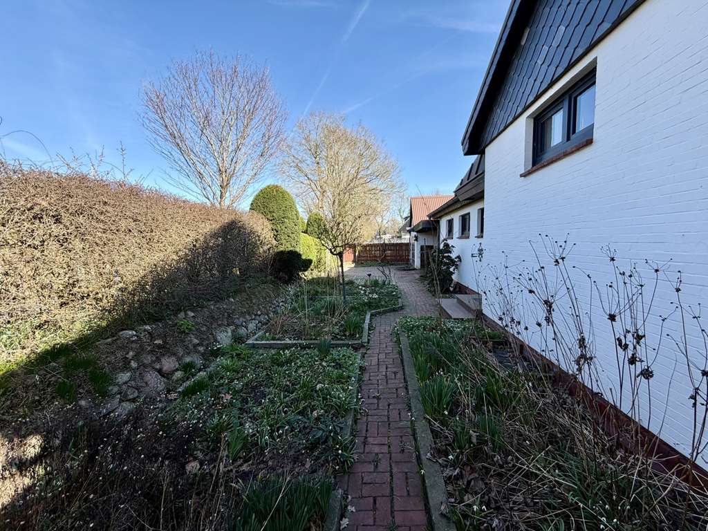 Immobilie in Nindorf - Architektenhaus mit idyllischem Garten in ruhiger Wohnlage von Nindorf!!! - Bild 4