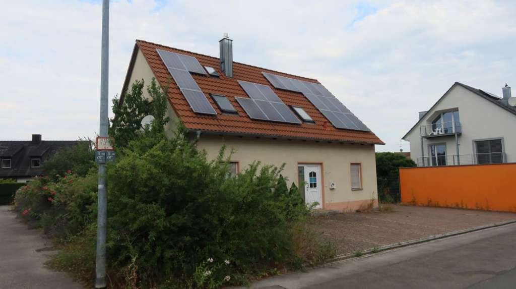 Immobilie in Schwabach - Einfamilienhaus mit schönem Garten und Doppelgarage!!! - Bild 1