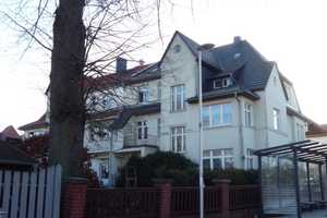 Villenähnliches Mehrfamilienhaus in Crimmitschau – 4 Einheiten, Garten, gepflegt, Kapitalanlage – Zwickau (Kreis) – Vorschaubild 1