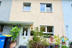 Charmantes familienfreundliches Reihenmittelhaus mit sonnigem Garten  – Die vollständige Adresse der Immobilie erhältst du vom Anbieter., 63110 Rodgau – Vorschaubild 2