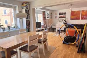 Städtisches Leben in ruhiger Oase: 3-Zimmer-ETW in Bestlage zwischen Schrevenpark und Kieler City – Muhliusstraße 96, 24103 Exerzierplatz, Kiel – Vorschaubild 2