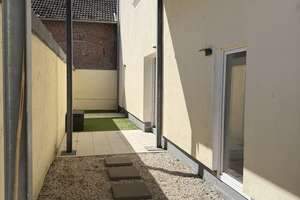 Wohnen in einer Burg: 2-Zimmer-Wohnung, mit Parkplatz und EBK in Wesseling, Berzdorf – Godorfer Burg 11, 50389 Wesseling – Vorschaubild 4