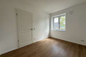 Sonnige 2,5 Zimmer Wohnung mit großzügiger Bakon in Hamburg Lurup- Wentzel-Dr. – Fahrenort 100, 22547 Lurup, Hamburg – Vorschaubild 8
