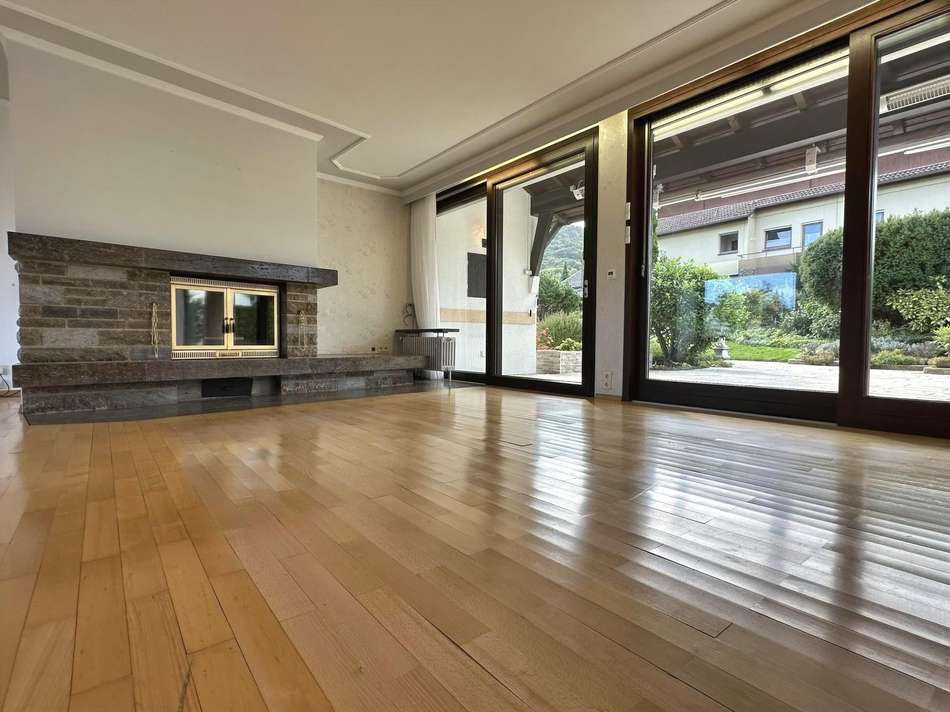 Kaminecke m. Fensterfront