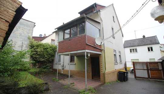 Bild von Handwerkerobjekt: 1-2 Familienhaus mit Hof und Nebengebäuden in WI-Dotzheim