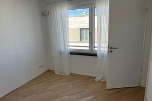Moderne 2-Zimmer-Dachgeschosswohnung mit Balkon & Garagenstellplatz – Colmdorfstrasse 13, 81249 Aubing-Süd, München – Vorschaubild 10