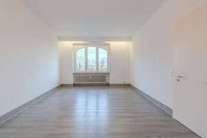 Traumhafte, große Villa- Wohnetage mit attraktivem Altbau Flair und Option auf Terrasse mit Garten – Die vollständige Adresse der Immobilie erhältst du vom Anbieter., 70190 Ostheim, Stuttgart – Vorschaubild 19