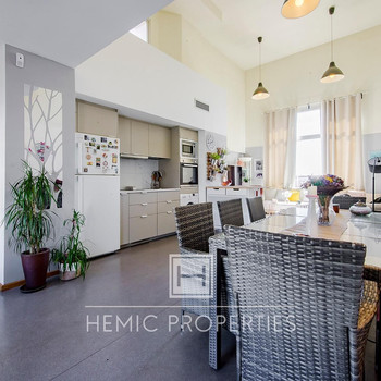 Wunderschönes Loft-Penthouse in Tres Cantos