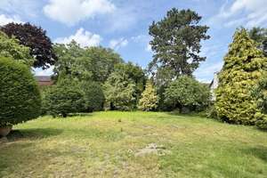 Charaktervolle Villa mit Pool, parkähnlichen Garten und zusätzlichem Grundstück in bevorzugter Lage – Die vollständige Adresse der Immobilie erhältst du vom Anbieter., 30559 Kirchrode, Hannover – Vorschaubild 8
