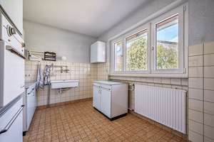 Freiraum pur! - Wohnen wie im großen Bungalow plus 3-Zimmer-Einliegerbereich und grandiosem Garten – Die vollständige Adresse der Immobilie erhältst du vom Anbieter., 55270 Ober-Olm – Vorschaubild 9