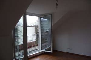 Lebendiges Wohnen: 2-Zimmer-Dachgeschosswohnung in Duisburg – Die vollständige Adresse der Immobilie erhältst du vom Anbieter., 47057 Neudorf-Nord, Duisburg – Vorschaubild 2
