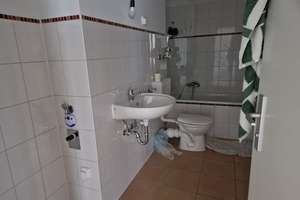 Helle 2 Zimmer Wohnung mit Balkon! – Konrad-Adenauer-Straße 72 - 72-80, 51149 Finkenberg, Köln – Vorschaubild 4