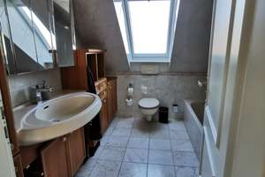 Ansprechende 2,5-Zimmer-DG-Wohnung mit Dachterrasse und Einbauküche in Henstedt-Ulzburg – Die vollständige Adresse der Immobilie erhältst du vom Anbieter., 24558 Henstedt-Ulzburg – Vorschaubild 8