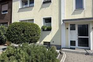 Charmante Dachgeschosswohnung mit Entwicklungspotenzial - Spitzboden & Balkonperspektive – Die vollständige Adresse der Immobilie erhältst du vom Anbieter., 47269 Großenbaum, Duisburg – Vorschaubild 3