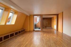 Über den Dächern von Moabit - 60 qm Dachgeschosswohnung mit Balkon