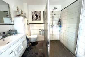 Exklusive Villa mit Feldblick //  SmartHome mit Wintergarten, Pool-/Whirlpool – Rhein-Sieg-Kreis – Vorschaubild 14