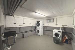 Geräumige 2-Zimmer-Dachgeschoss-Wohnung im Herzen von
Aachen – Die vollständige Adresse der Immobilie erhältst du vom Anbieter., 52066 Frankenberg, Aachen – Vorschaubild 9