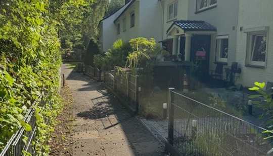 Bild von Bramfeld, Reihenmittelhaus mit 5 Zimmern und Vollkeller