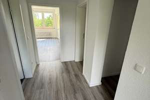 Zeit zum Entspannen! Moderne 2-Zi.-Wohnung! Traumhafter Ausblick! Balkon in abs. ruhiger Süd-Lage! – Schwarzenberger Straße 31, 47226 Rheinhausen-Mitte, Duisburg – Vorschaubild 4