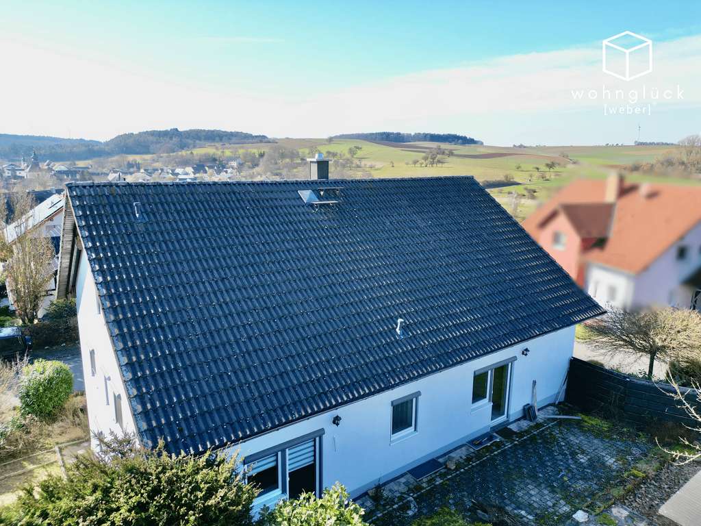 Immobilie in Königheim - 🏡 Einfamilienhaus in Brehmen mit Einliegerwohnung & Ausbaureserve - Bild 3