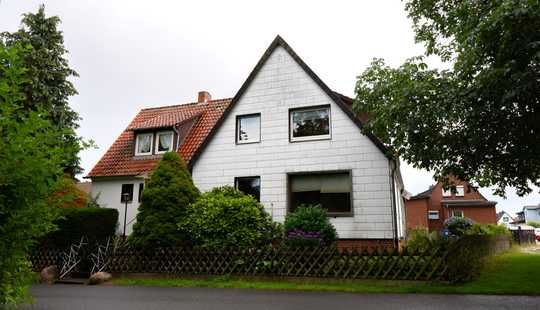 Bild von Große Doppelhaushälfte mit zwei Garagen in beliebter Lage von Salzgitter- Lebenstedt