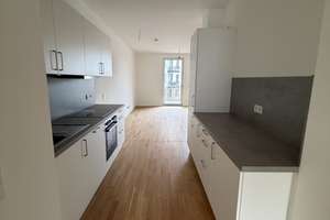 Stilvolle 5-Raum-Wohnung mit Einbauküche und Balkon