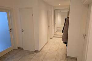Moderne Ergeschosswohnung mit Klimaanlage, Einbauküche und eigenem Garten – Raiffeisenstraße 18, 47259 Huckingen, Duisburg – Vorschaubild 3