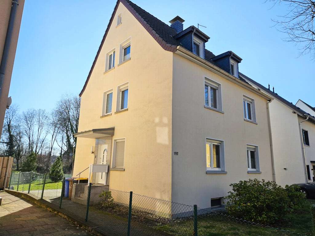 Immobilie in Hilden - Sehr gepflegtes Dreifamilienhaus zu verkaufen ! - Bild 0