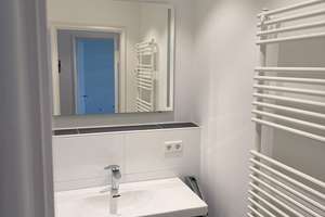 Schicke 3-Zimmer-Wohnung in Toplage mit Balkon an der Düsseldorfer Rheinpromenade (Golzheim) – 40474 Golzheim, Düsseldorf – Vorschaubild 8