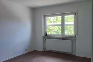 Seltene Gelegenheit! Gemütliche 4-Zimmer-Wohnung mit Balkon in ruhiger Lage! Saniert & bezugsfertig – Die vollständige Adresse der Immobilie erhältst du vom Anbieter., 76149 Neureut, Karlsruhe – Vorschaubild 4