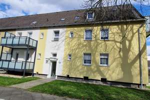 Ihre Zukunft - Ihre Wohnung: komplett renovierte 3-Zi.-DG-Wohnung mit Balkon