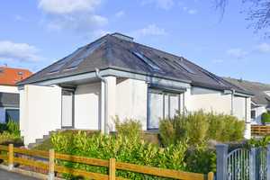 Ostsee Immobilie / Haupthaus und Bungalow an der Seebrücke – Ostholstein (Kreis) – Vorschaubild 1