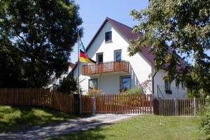Familienidylle pur: Ein- bzw. Zweifamilienhaus mit wunderschönem Garten – Die vollständige Adresse der Immobilie erhältst du vom Anbieter., 86500 Kutzenhausen – Vorschaubild 2