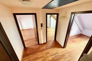 Nette Dachgeschosswohnung in ruhigem 4-Familienhaus – Die vollständige Adresse der Immobilie erhältst du vom Anbieter., 66113 Malstatt, Saarbrücken – Vorschaubild 2