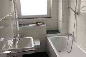 Gemütliches Wohnen: 2 Zimmer-Wohnung mit Balkon – Schlehenweg 13, 33609 Bielefeld – Vorschaubild 1