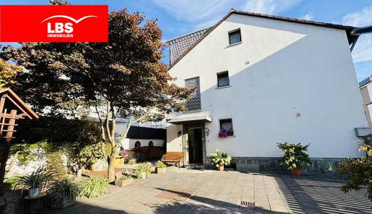Bild von Sehr gepflegtes 1-2-Familienhaus mit großem Grundstück und Nebengebäude in Top Lage von Froschhausen