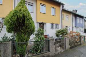Platz zum Leben – Reihenhaus mit Charme, Garten und Garage in Schwaig bei Nürnberg – Nürnberger Land (Kreis) – Vorschaubild 1