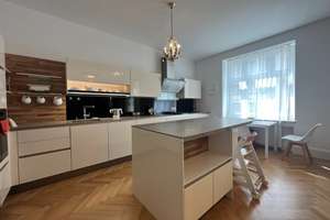 Möblierte Altbauwohnung mit Balkon im Glockenbachviertel – Hans-Sachs-Str. 1, 80469 Glockenbach, München – Vorschaubild 5