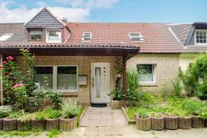 Charmantes Reihenmittelhaus in Bremerhaven-Geestemünde – Perfekt für Familien – Die vollständige Adresse der Immobilie erhältst du vom Anbieter., 27570 Wulsdorf, Bremerhaven – Vorschaubild 1
