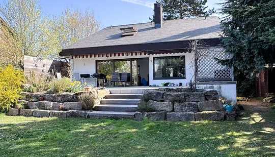 Bild von Moderne Lebensqualität trifft grüne Idylle – stilvolle Villa in bester Lage von Mainz-Bretzenheim