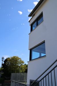 **PANORAMAWOHNEN inklusive VIEL WOHNFLÄCHE** DHH mit GARAGE & STELLPLATZ | neuwertig | BEZUG SOFORT