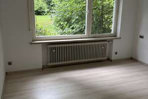 Einfamilienhaus mit herrlichem Garten in ruhiger Lage in München-Lochhausen – Die vollständige Adresse der Immobilie erhältst du vom Anbieter., 81249 Lochhausen, München – Vorschaubild 4